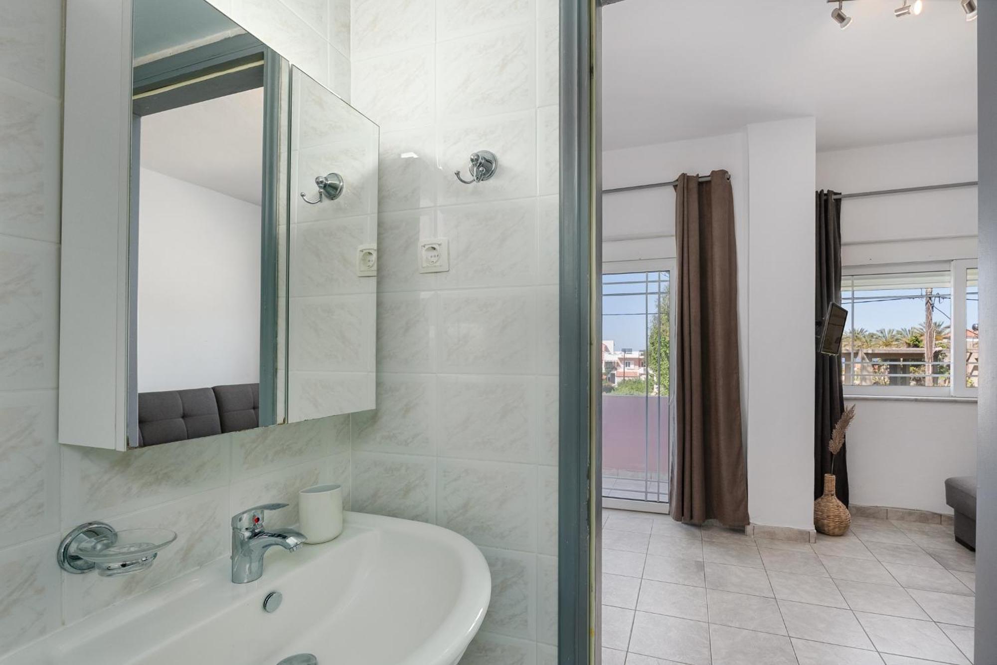 Nikos Apartments Агия-Марина Экстерьер фото